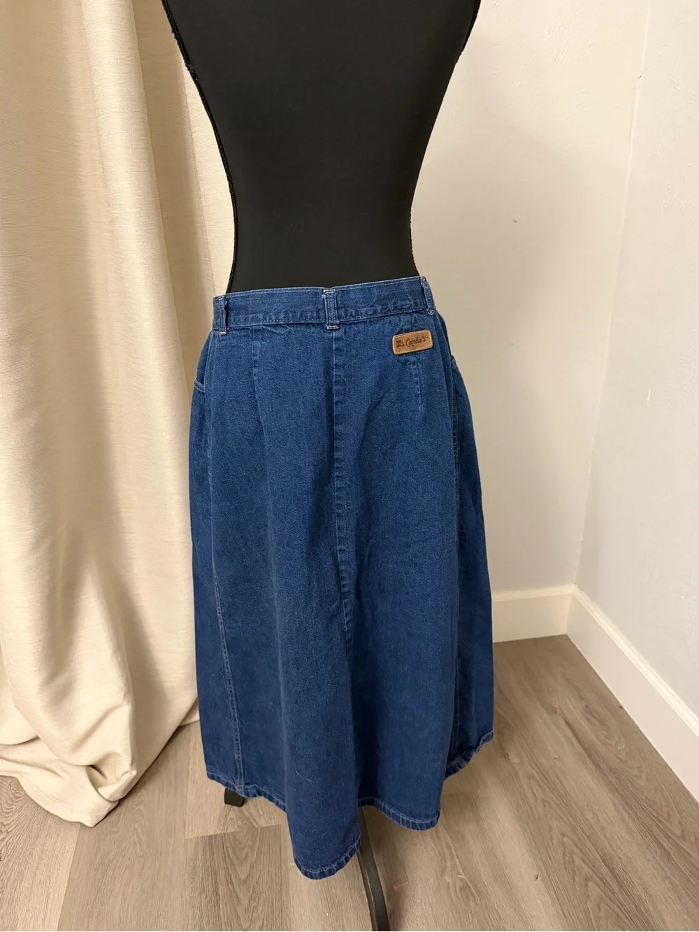 Vintage Button-Front Maxi Denim Skirt in Deep Blue